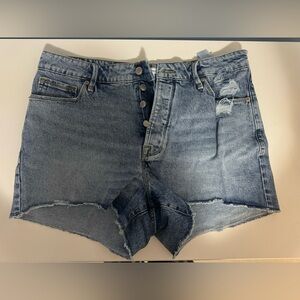 Good American “bombshell” denim shorts. Size 12/31